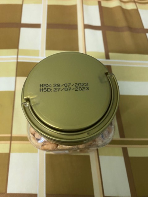 Giao hàng nhanh, đóng gói kỹ, hộp đẹp, date xa, hạt lớn đều, giòn, vị ngọt tự nhiên