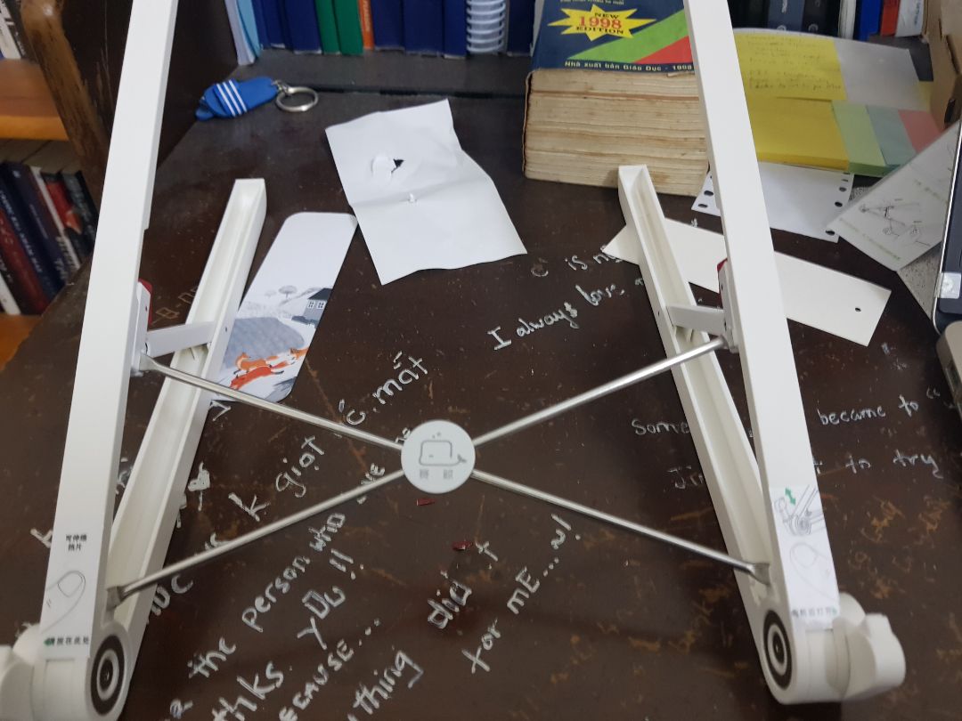 Mình có đặt 2 cái nhưng không hiểu tại sao khi giao thì lại không giống trong hình vậy?