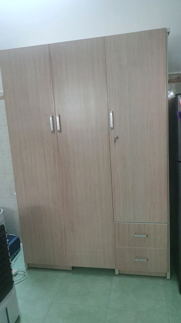 Tủ đẹp, chắc chắn không hôi nhựa như lời đồn. Tội anh shiper giao hàng bằng xe 2 bánh ... rất nhiệt tình. Very Good