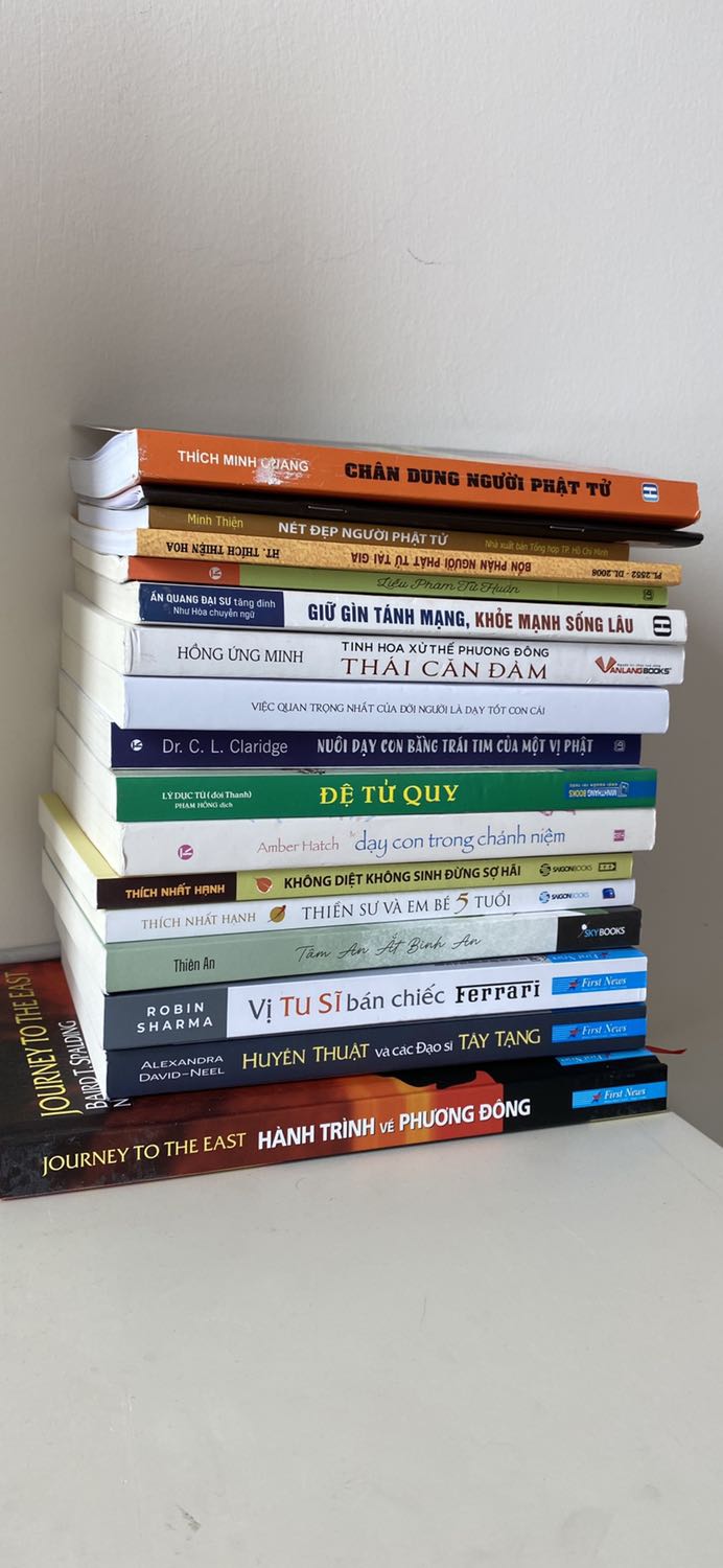 đọc đủ bộ 3 cuốn , mỗi cuốn 2 lần rồi vẫn muốn dành thêm tg đọc lại. Thực sự đầy chân lí sống cần nghiền ngẫm