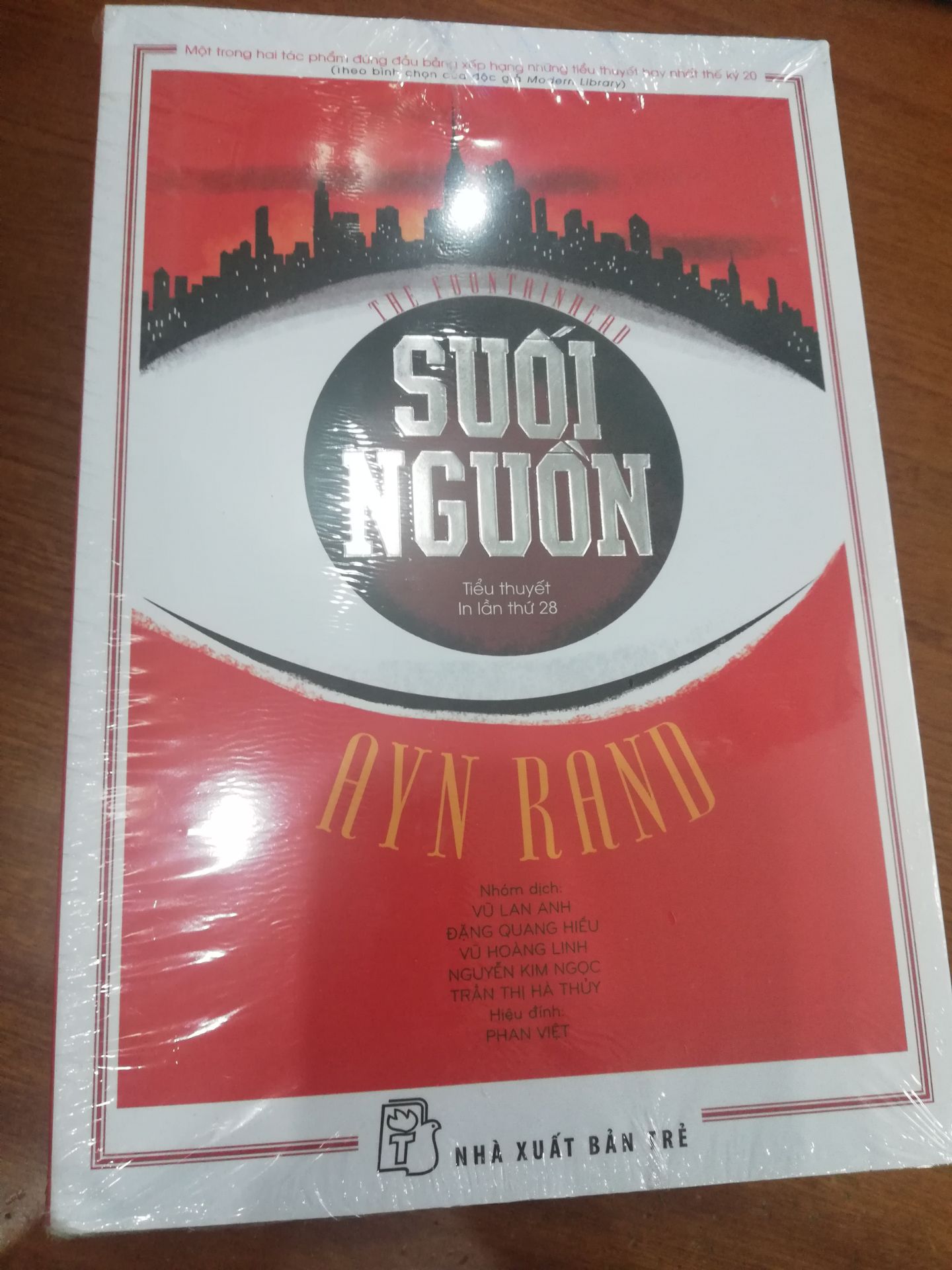 Sách nhận rất nhanh. Nhưng mình không hài lòng ở chỗ là Tiki không bộc sách thêm xốp bong bóng, nên gáy sách bị móp do vận chuyển. Đối với mình điều này rất khó chịu, cũng may bị móp không nhiều. Hy vọng Tiki có thể khắc phục vấn đề này trong đóng gói sản phẩm cho khách hàng. Sách nhận rất nhanh. Nhưng mình không hài lòng ở chỗ là Tiki không bộc sách thêm xốp bong bóng, nên gáy sách bị móp do vận chuyển. Đối với mình điều này rất khó chịu, cũng may bị móp không nhiều. Hy vọng Tiki có thể khắc phục vấn đề này trong đóng gói sản phẩm cho khách hàng.