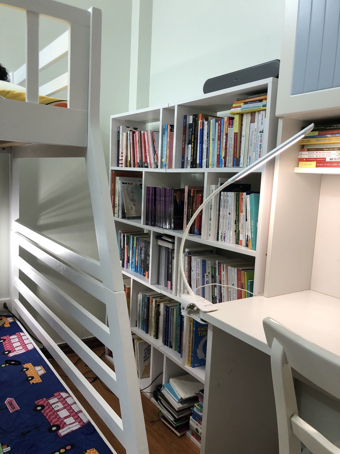 Sản phẩm tốt, dễ lắp đặt. Giá lại rất hợp lý. Mình mua về lắp vừa luôn kích thước chỗ cần để