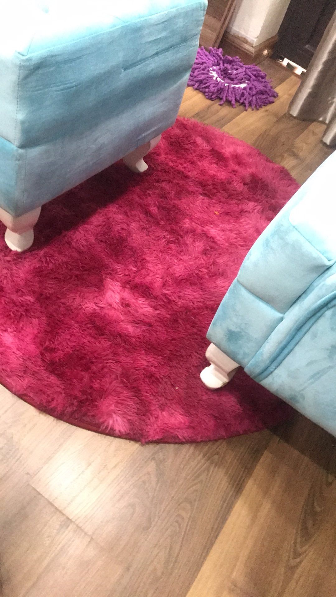 thảm đẹp lắm, dày dặn nữa. mn nên mua ạ. shipper và shop rất nhiệt tình. oke 5 sao nhé