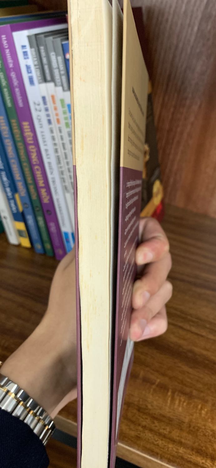 Sách quá cũ và mốc, tiki nên xem xét lại