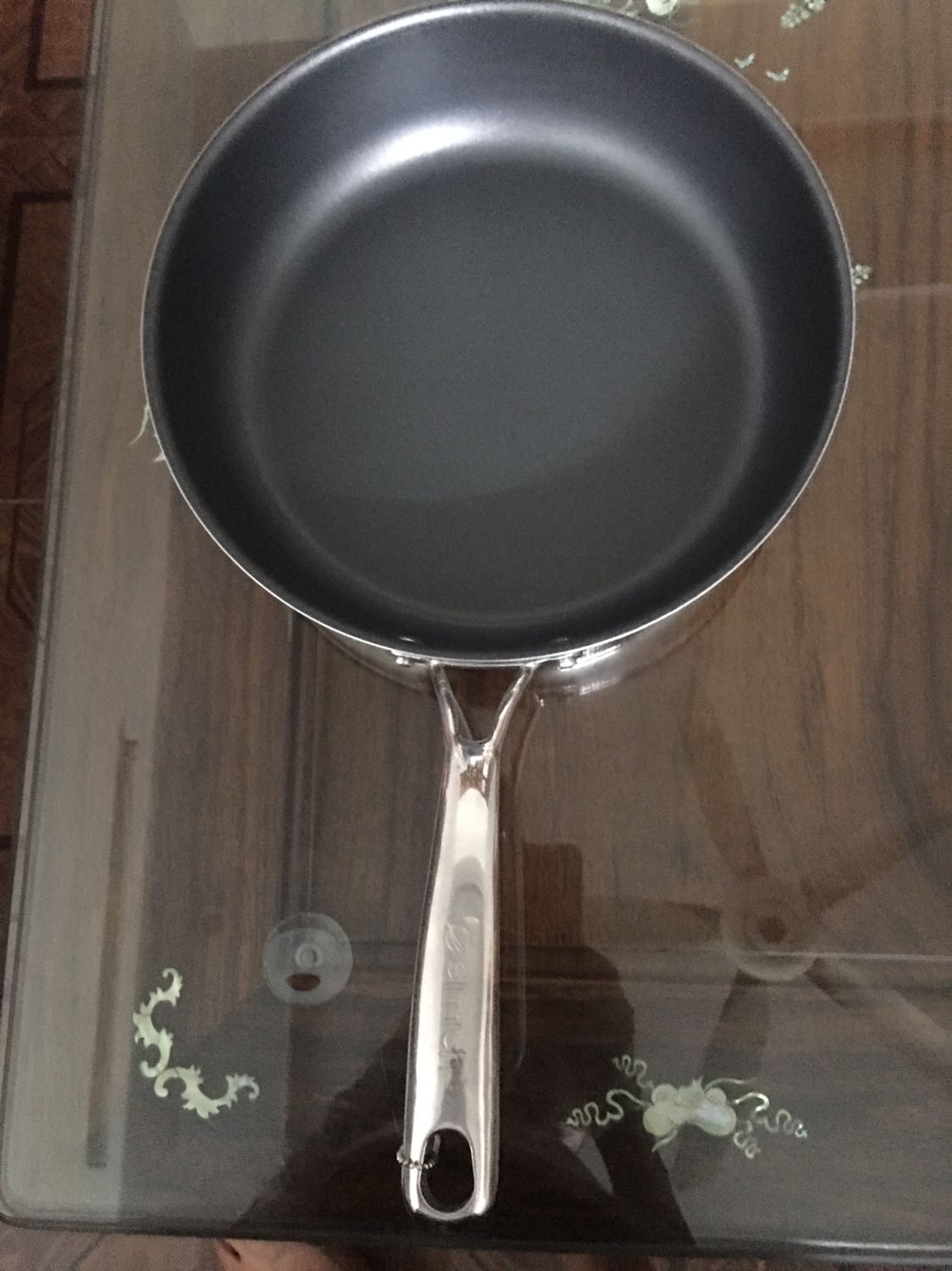 Sản phẩm đúng như trên ưeb. Kiểu dáng đẹp. Hiện đại. Giá cả hợp lý. Tuy nhiên đóng gói bao bì sơ Sài, quét mã vạch không có đơn vị sản xuất. Không tìm được xuất sứ nguồn gốc sản phẩm. Sản phẩm đúng như trên ưeb. Kiểu dáng đẹp. Hiện đại. Giá cả hợp lý. Tuy nhiên đóng gói bao bì sơ Sài, quét mã vạch không có đơn vị sản xuất. Không tìm được xuất sứ nguồn gốc sản phẩm.