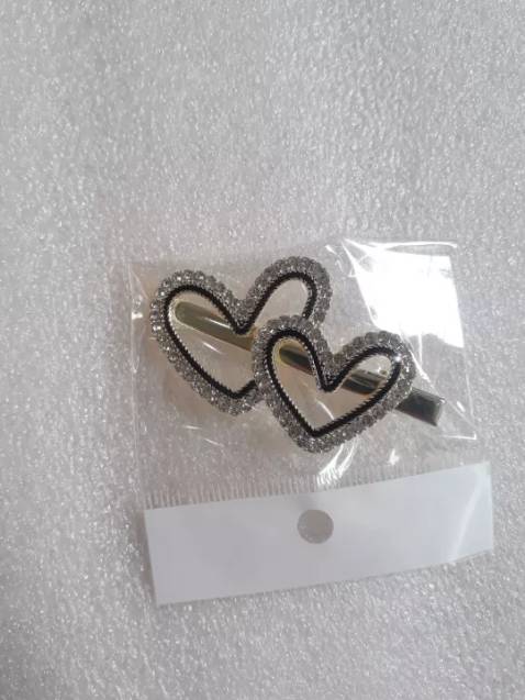 kẹp tóc nasi xinh xỉu, chất liệu cao cấp bền đẹp. Shop có nhiều mẫu xinh cực xinh. Lần sau sẽ mua tiếp. Giá cả phải chăng, rẻ hơn mua ngoài chợ nhiều. Shop giao hàng nhanh, phục vụ tốt