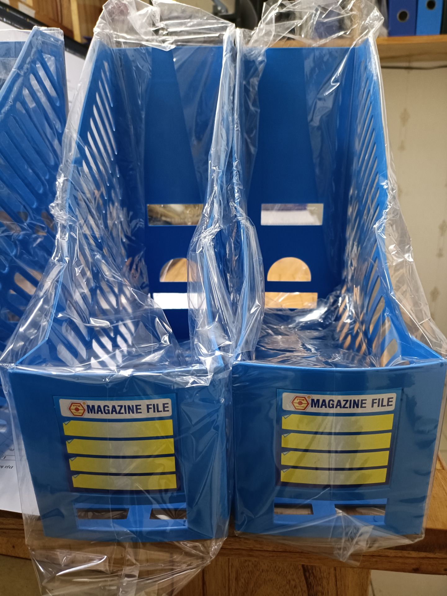 khay đẹp, nhựa dẻo không cứng cáp mấy những vẫn dùng tốt