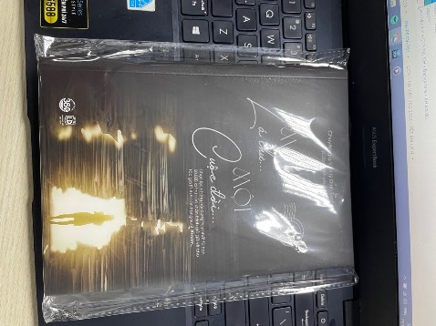 Mẹ mình bảo cuốn này hay lắm, có những vấn đề trong cs gia đình, trong hôn nhân tưởng rằng rất nhỏ nhưng nếu xử lý không khéo léo sẽ có thể là nguyên nhân dẫn đến những vấn đề lớn sau này 🙁 Chưa kết hôn nên chưa thấm hết, tuy nhiên vẫn cho 5 sao vì tìm đỏ mắt mới thấy, cứ sợ ko có sách nhưng hàng ship rất nhanh, đóng gói ổn áp. 

Hnay sinh nhựt Tiki, 14 tuổi là 14 năm mình mua sách mua hàng từ Tiki, chúc Tiki ngày càng phát triển nhớ