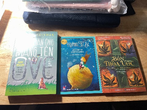 lâu lắm mình mới đặt lại sách trên tiki, vẫn là tiki không làm mình thất vọng từ khâu giao hàng đóng gói đến chất lượng sách quá ưng!!! 
đợt này sale mạnh nên mình đặt 3q cùng lúc quá rẻ, sáng mai đã giao rồi, shipper rất nice luôn 🤩
tuyệt vời quá 10đ cho tiki nhéee 💓💓