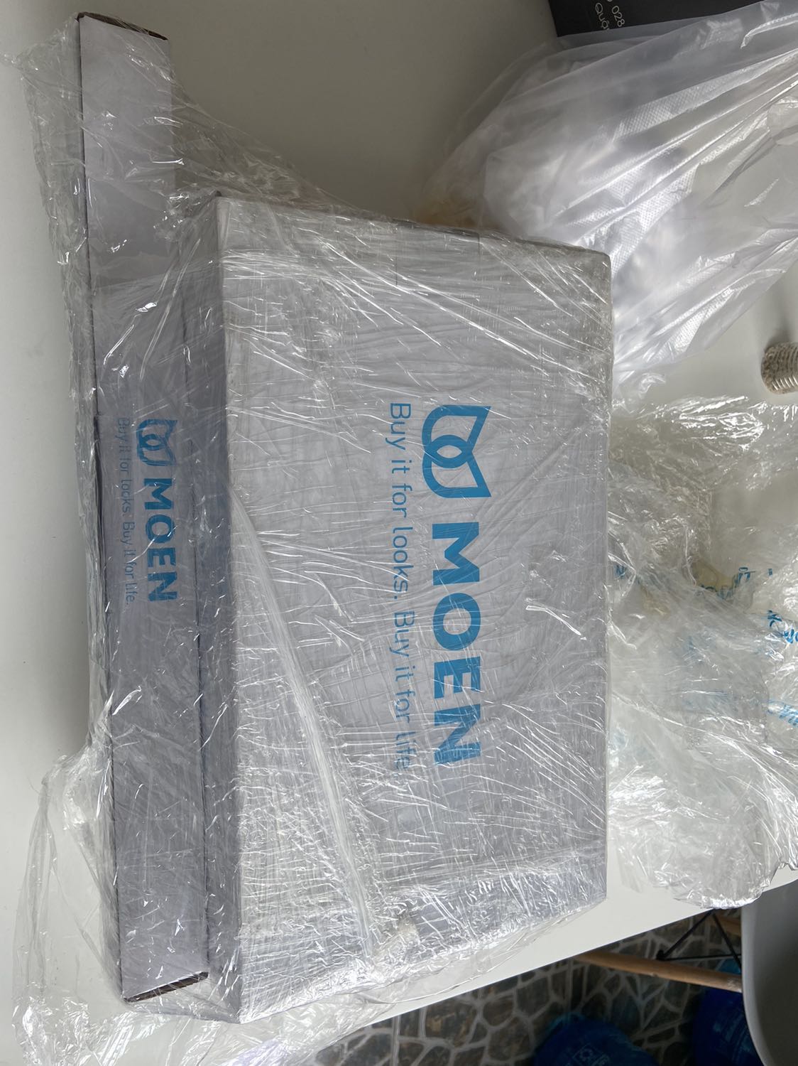 Kệ chắn chắn, cứng cáp, đẹp. Có khay hứng nước đỡ ướt bếp. Gói hàng kĩ, giao hàng nhanh, shipper dễ thương. Ủng hộ shop tiếp