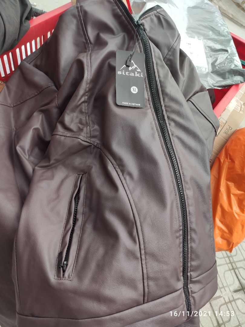 hơi rộng. nhắn tin xin đổi hành nhưng shop ko trả lời