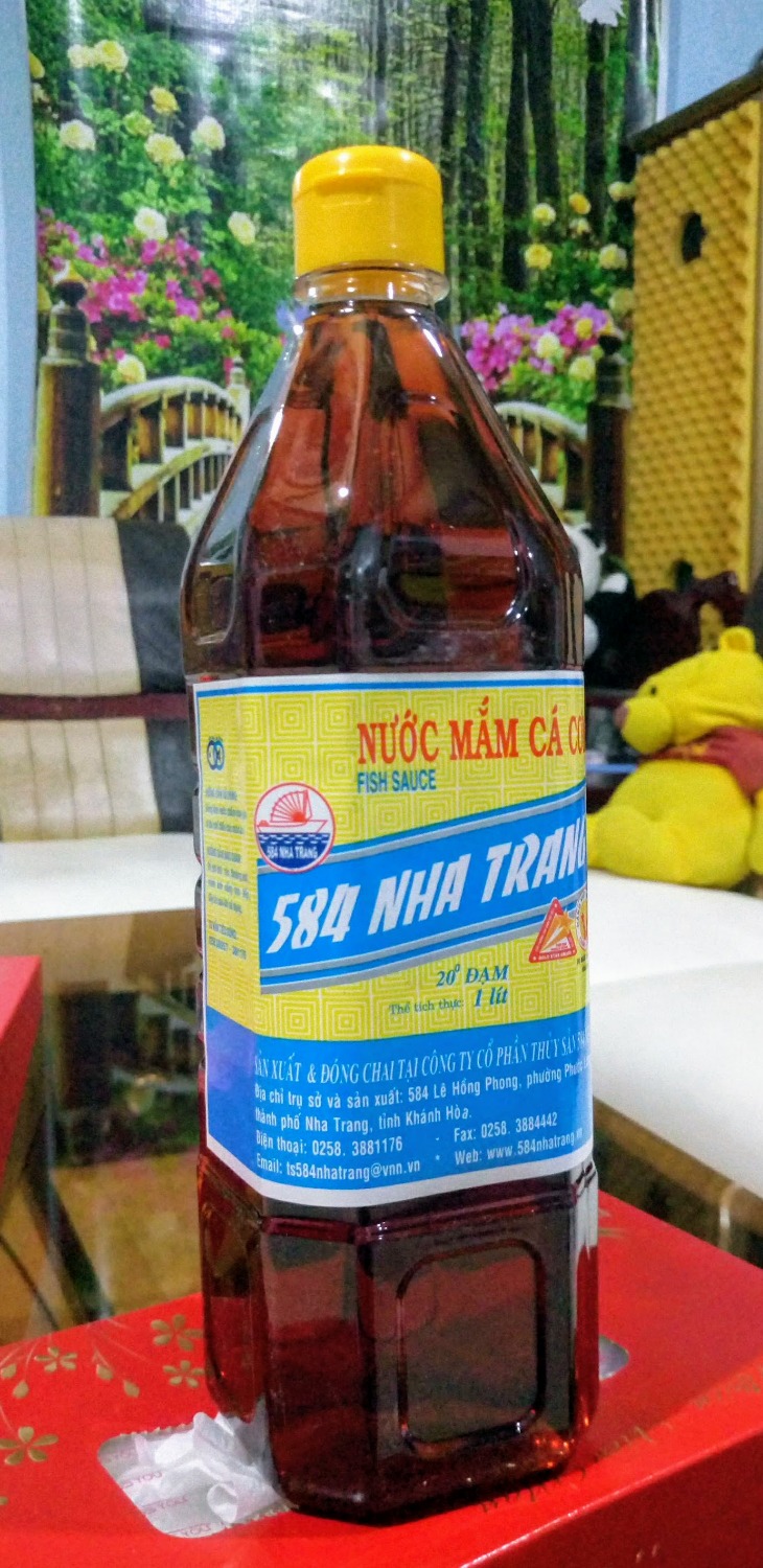 Lần đầu tiên mua thử sản phẩm này đã rất hài lòng về quy cách đóng gói cũng như hình thức bao bì nhãn mác của sản phẩm, có cả tem KCS, hạn sử dụng còn dài lâu, nhìn thôi đã thấy yên tâm hàng chính hãng rồi, về chất lượng thì phải nói là rất tốt trong tầm giá, mình chỉ mới mua thử loại 20 độ đạm thôi mà nếm thử thấy ngon hơn mấy loại đắt tiền hơn mà mình đã từng sử dụng, chất lượng tạo lòng tin, lần sau mình sẽ tiếp tục mua loại độ đạm cao hơn để có thêm trải nghiệm. Cảm ơn TIKI và 584 Nha Trang !