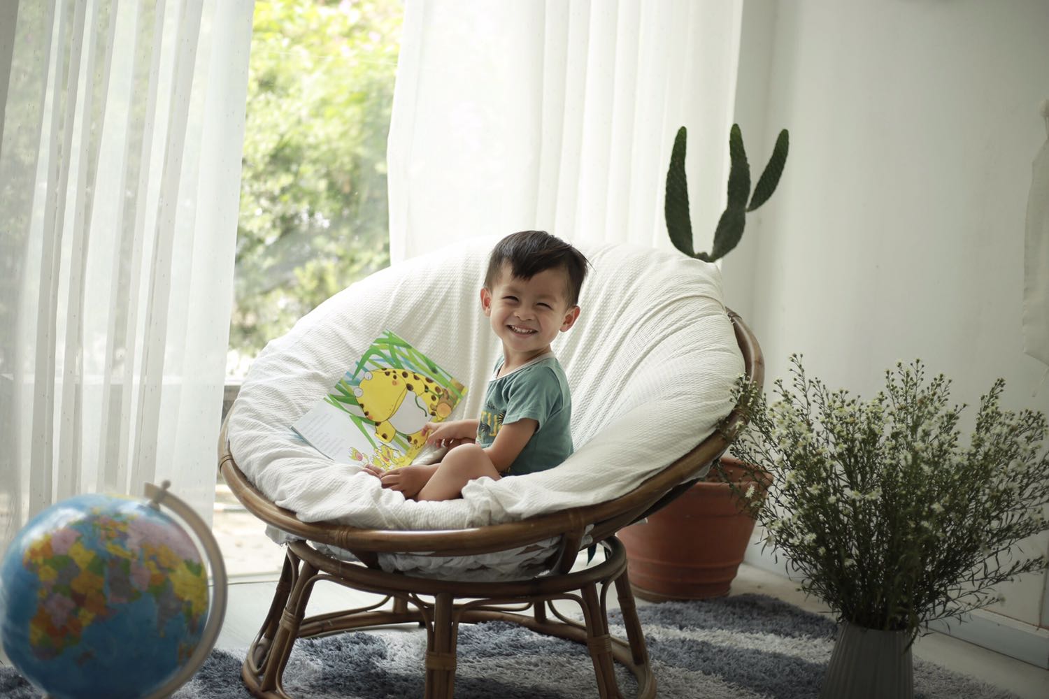 Sách dễ thương, nội dung da dạng nhiều chủ đề. Những câu chuyện hằng ngày về các bạn Ếch rất thú vị. Bé nhà mình rất thích đọc.