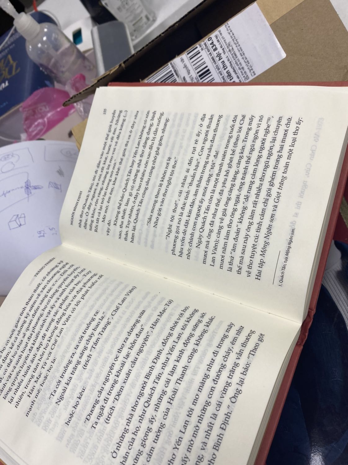Sách như từng bị ướt và sấy cho khô.
Trang sách giòn, cong.

Nhưng vẫn đánh giá ⭐️⭐️⭐️ vì sách hay
