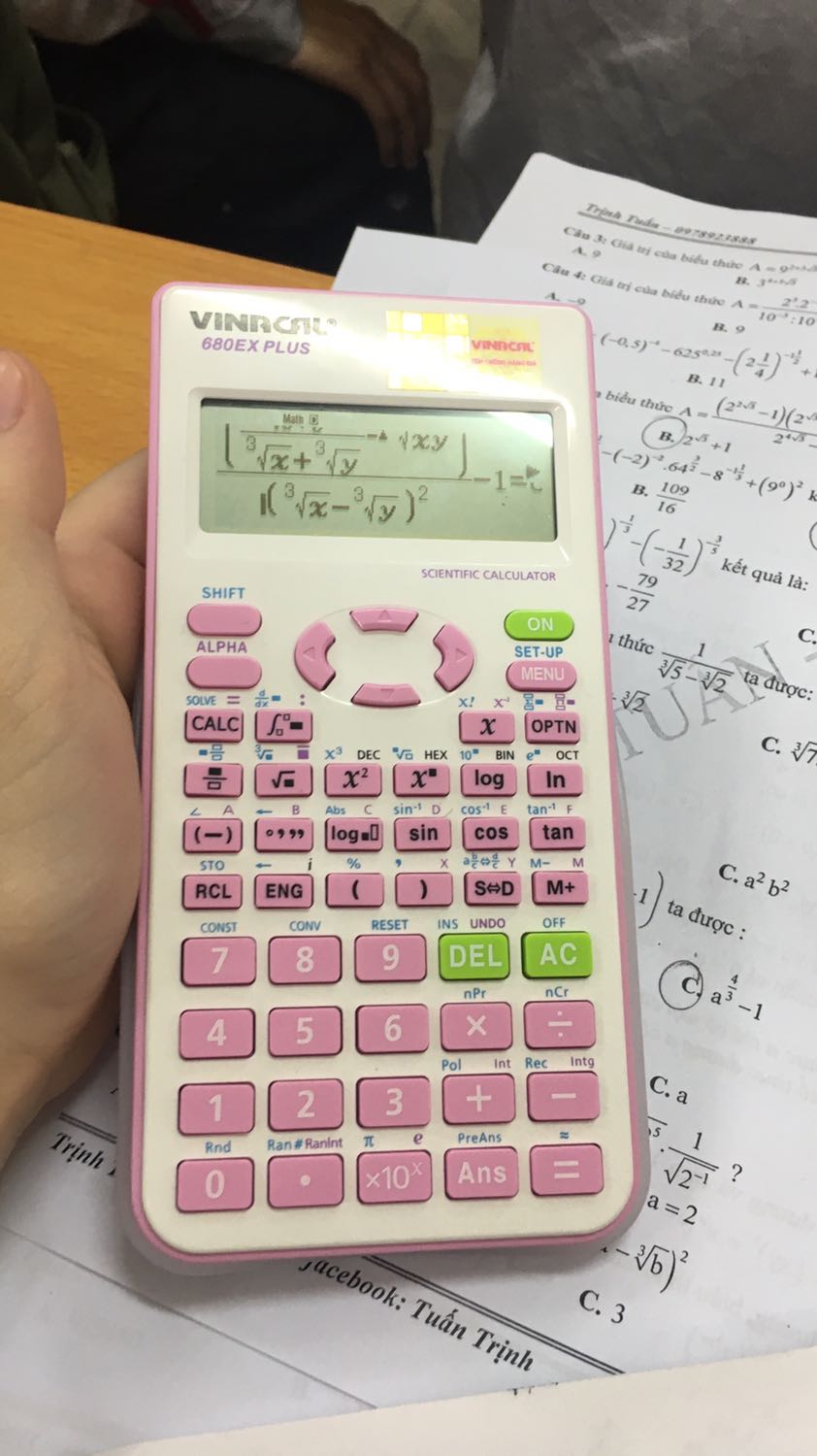 Mình vừa nhận hàng vài ngày trước . Hôm nay mình có làm một phép toán Đúng/Sai thì mt hiện lên là Lỗi phép tính trong khi đó mình làm phép toán y hệt trên mt của bạn mình thì vẫn ra kết quả. Mt của b mình cũng là 680 ex và cũng mua ở tiki trading. Mình rất thắc mắc liệu mt mình có vấn đề gì k. Mong tiki sớm phản hồi