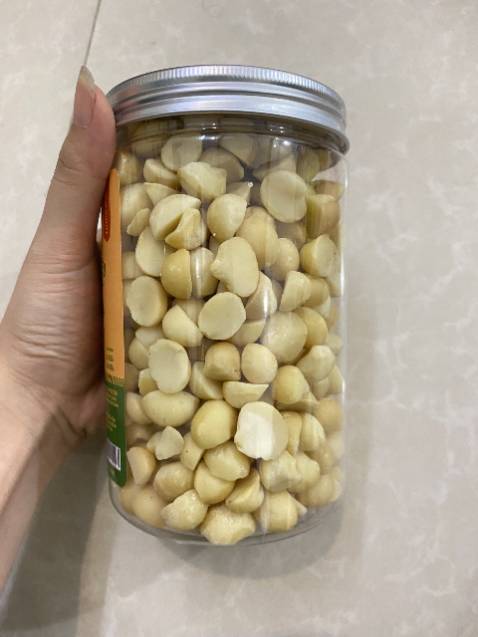 Đóng gói rất đẹp. hạt rất giòn, ngọt và béo. Nấu sữa rất ngon. Mình thấy macca úc này béo và ngọt hơn macca việt nhiều. Mua macca bày làm quà tặng cũng rất oke. Sẽ ủng hộ shop lần tiếp theo.
