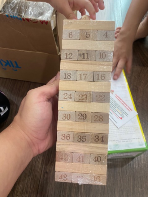 tôi đặt cỡ lớn loại 54 miếng mà sao giao loại nhỏ 51 miếng
tiền đã trả loại lớn rồi lại giao loại nhỏ