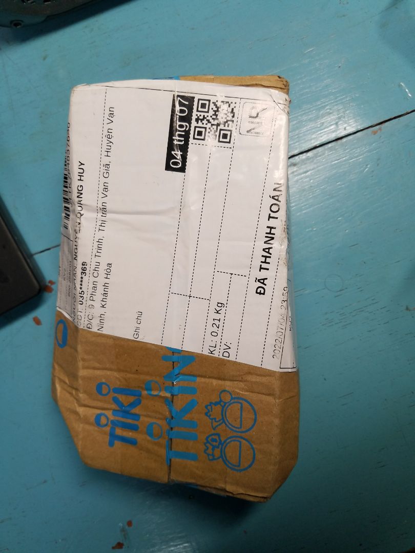 Trên hộp ghi dùng điện 120v. Nhắn tin hỏi shop thì vẫn dùng được 220v nên mua về dùng thử.
Dùng ổn nè. Có hẹn giờ tắt mở mà chưa thử ngắt mạng xem có vẫn tự hoạt động được không nữa. 
Để thử, ổn thì mua thêm cái nữa.