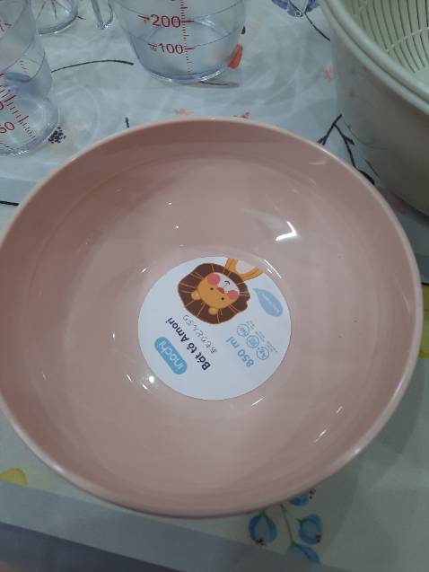 Màu đẹp, nhẹ, chất liệu dày dặn