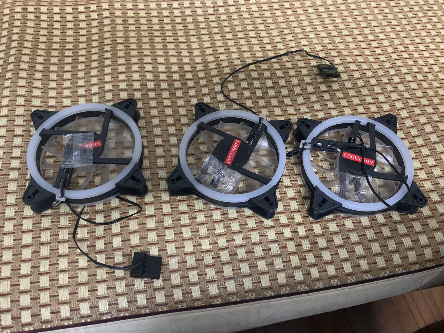 Shop đóng gói rất cẩn thận. Ship rất nhanh. Lắp vào lung linh luôn. Có cơ hội sẽ ủng hộ shop tiếp :))