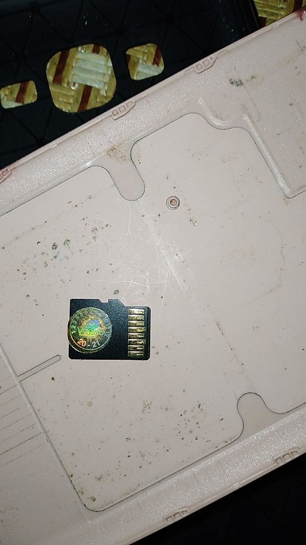 tiki làm ăn mất uy tín quá mua thẻ nhớ 32g cho thẻ 2g còn lỗi thẻ