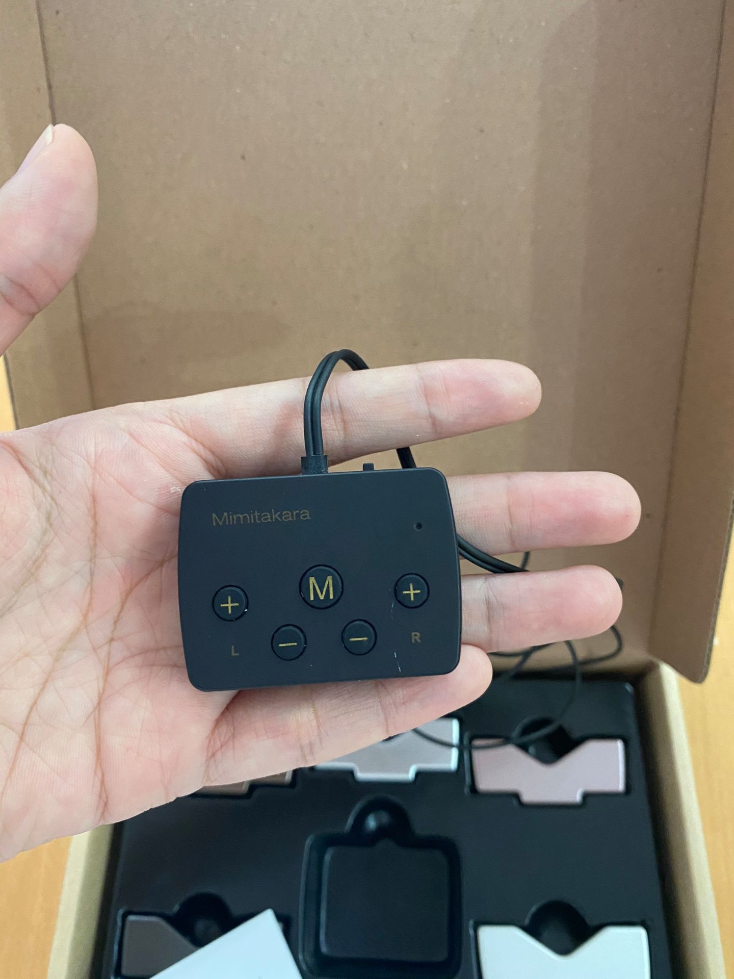 Đóng gối cẩn thận. Máy thiết kế như máy nghe nhạc đỡ ngại khi mang. Âm thanh nghe rõ không bị rè. Cảm thấy hài lòng