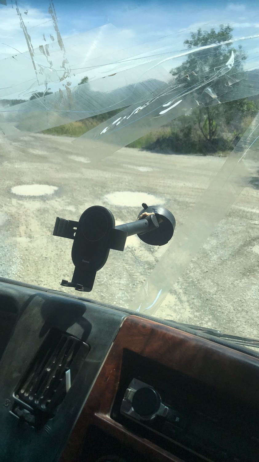 Giá đỡ điện thoại yếu dễ gãy chân