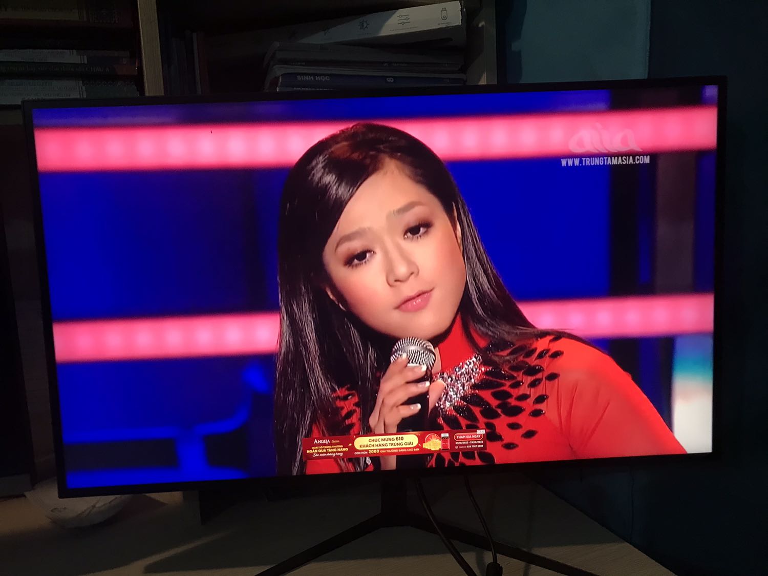 Màn hình đẹp, hình ảnh sắc nét, ko điểm chết, ko hở sáng. Nếu ổn định chất lượng lâu dài và nhà sản xuất thực hiện bảo hành đủ 36 tháng thì mình tin đây sẽ là một sản phẩm sẽ phát triển rất mạnh