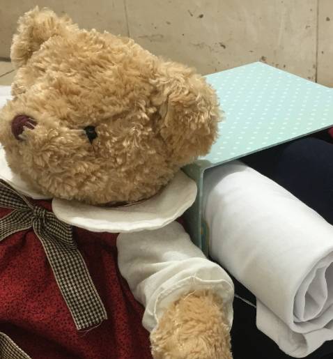 sản phẩm mặc mát, đúng 100% cotton như mô tả, có giấy chứng nhận nữa nên rất yên tâm. shop cũng rất chu đáo, bỏ kèm tờ giấy cho đổi trả sp , và hướng dẫn đổi size nếu ko vừa.