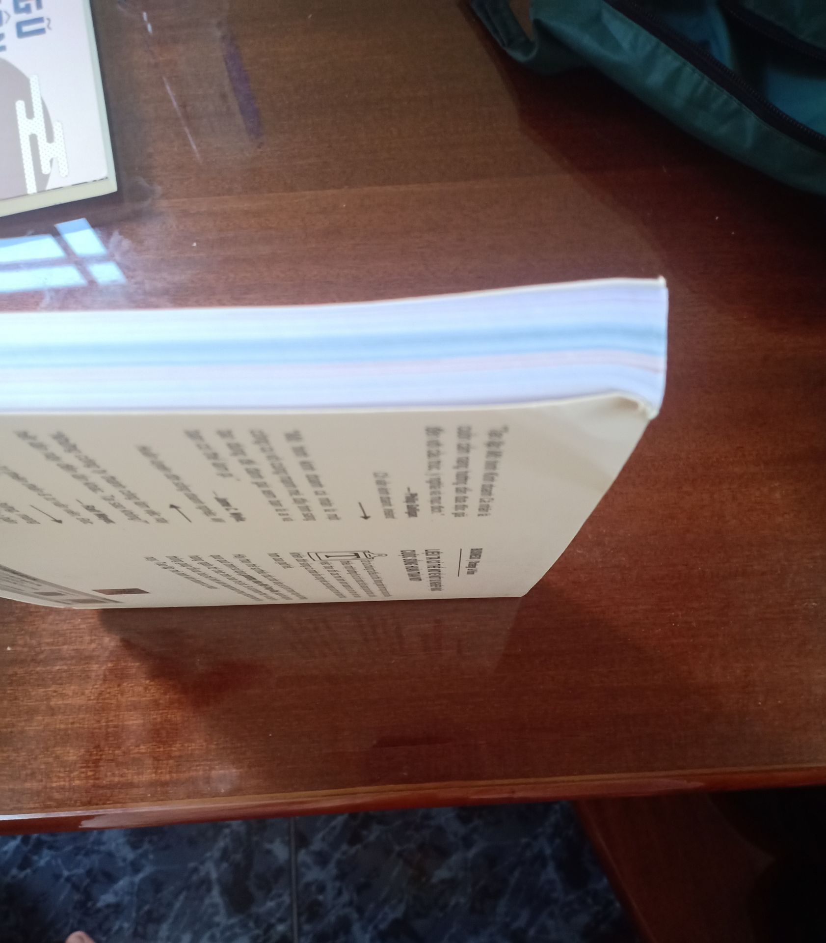 Thất vọng với việc đóng gói và giao nhận của Tiki cũng như sản phẩm bên trong. Hộp carton rách toạc đến mưc một con mèo có thể chui vào. Sách quăng góc, rách bìa