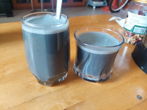 Động cơ mạnh. Đa năng. Dễ sử dụng. Cứng cáp. Chất lượng tương xứng thương hiệu. Máy có chế độ tự vệ sinh. Thấy nhiều ng nhận xét bị trào. Nhưng trào hay không là do lượng nước mình cho vào. Nói chung k có gì để chê. “Xức xắc”