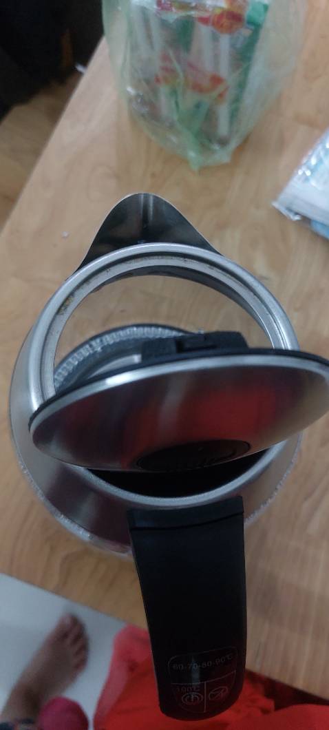 Sản phẩm mới chỉ sử dụng được 1 tuần nhưng đã bị gỉ sét, không đảm bảo an toàn sức khỏe khi sử dụng.