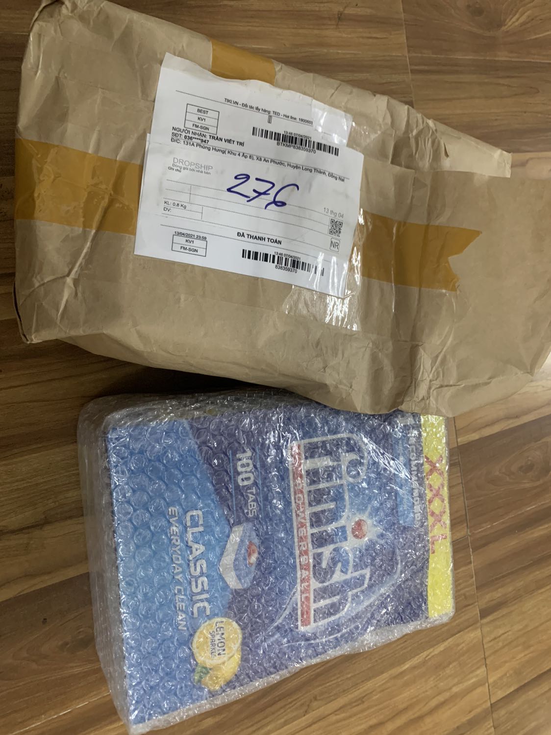 Đặt 2 sp nhưng tiki giao sai sp khác
Đang làm thủ tục đổi sp khác
Giờ phải chờ tiki đến thu lại gửi ra Hà Nội , xong bên đó gửi lại cái khác
Khá lâu