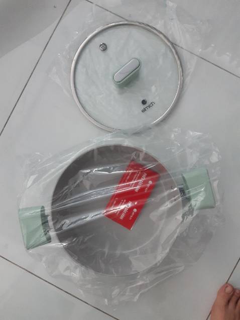 Sản phẩm đẹp mắt,cầm khá chắc tay.đóng gói cẩn thận.shipper dễ thương.