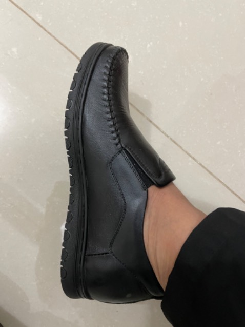 giày dáng ổn, đi ôm chân, êm, tăng chiều cao 5-6cm.