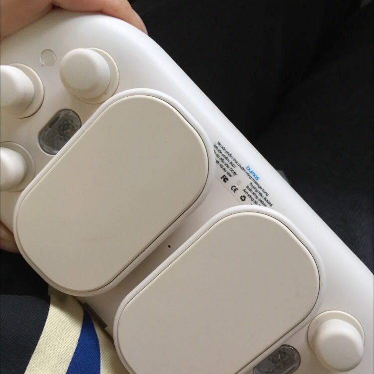 Đúng tiền nào của nấy, đẹp từ ngoài vào trong. Máy rung mạnh lắm luôn í. Lamd ấm tốt. Rcd cho các bạn nữ nh