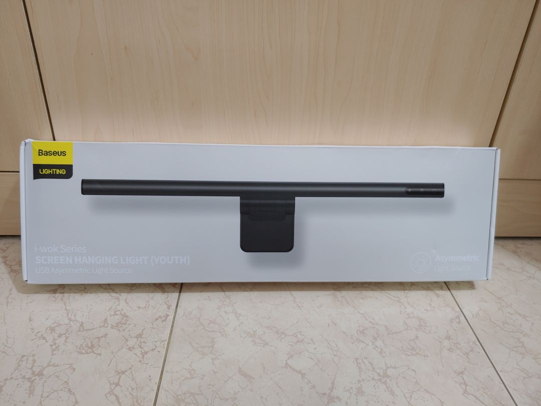 Đèn đẹp, ánh sáng đều, chất lượng trong tầm giá 400k. Màn hình nào viền mỏng thì sẽ bị lẹm vào trong một chút khi gắn đèn vào. Đèn đẹp, ánh sáng đều, chất lượng trong tầm giá 400k. Màn hình nào viền mỏng thì sẽ bị lẹm vào trong một chút khi gắn đèn vào.