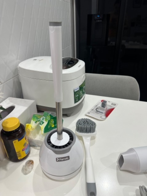 Thiết kế đẹp, màu sắc trang nhã, sang trọng, tay cầm chắc chắn, giá cả hợp lý. Đã mua nhiều sản phẩm của shop, sẽ ủng ủng hộ thêm. Hy vọng shop sẽ ra thêm sản phẩm bộ lai nhà tách nước!