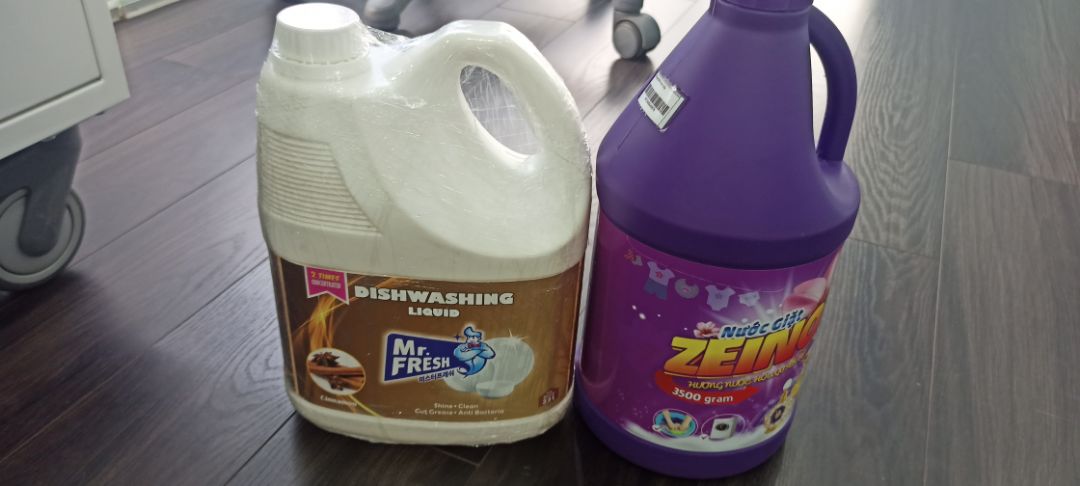 Cảm ơn shop giao hàng cực kì nhanh , rất hài lòng về khâu đóng gói , nước rửa chén rất thơm , rửa sạch ... sản phẩm tốt y như quảng cáo sẽ tiếp tục ủng hộ shop.