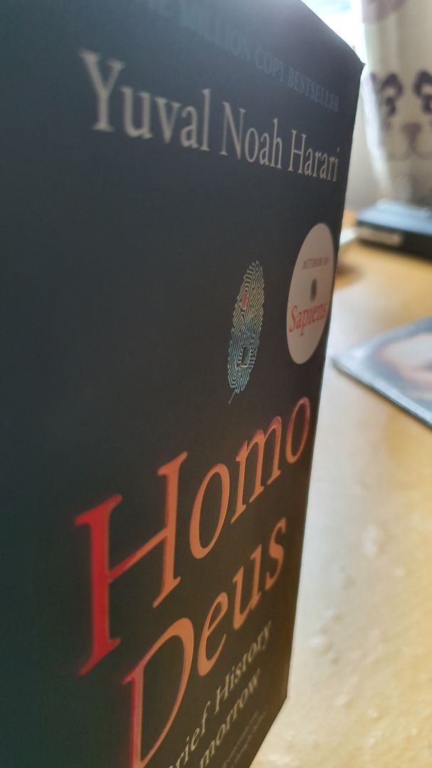 Đẳ xong nhận được hàng rất nhanh. Bìa sách đẹp. có mấy nốt trên vân tay còn được thiết kế nổi lên. Mua sách ngoại văn ở Fahasa không bao giờ lo về chất lượng.