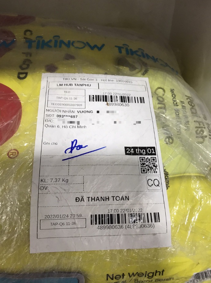 Nhà mình có 7 bé mèo lận, để dự trữ đủ cho các bé ăn trong Tết, mình đã mua 1 lần 2 bao 7kg luôn. Không hiểu sao các bé ăn bị nôn mửa liên tục nhiều lần. Các bé đã ăn hết nửa bao mình cho ngưng luôn không dám cho ăn tiếp, giờ còn 1 bao nguyên seal mình để đó đợi hết Tết vào Tiki đổi giúp mình hiệu khác hoặc hoàn tiền lại bao mới còn lại giúp mình.