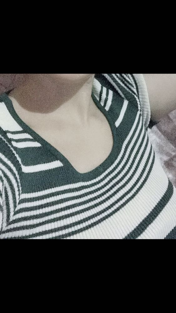 Áo khá đẹp nhg hơi ngắn chút