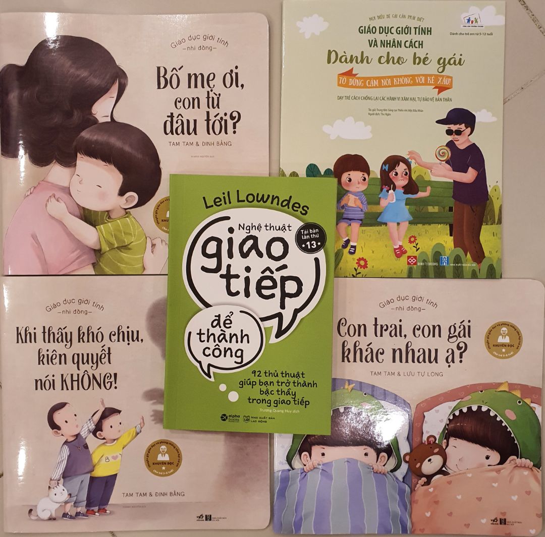 Sách mới, đẹp, giao hàng cực nhanh, trước 1 tuần so với dự kiến trên app