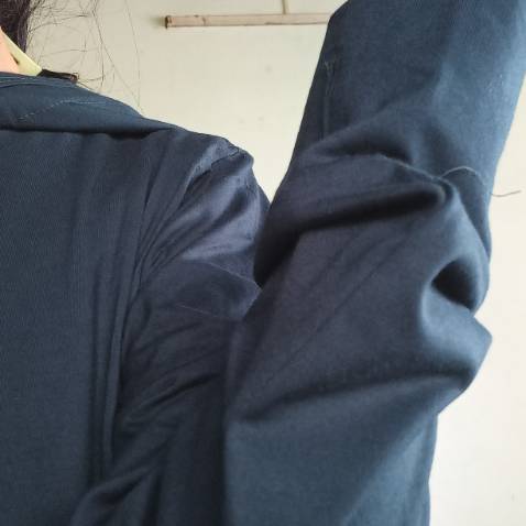 Bữa mình mua 1 cái đen rồi, thấy OK nên đặt thêm cái nữa, tính đặt xanh mint mà size lớn ko có, màu nổi hoặc tối ko hà (màu này mình ko thích lắm nhưng áo đẹp nha.Dây kéo tốt, đặt trừ hao thêm 1 size nha mn.