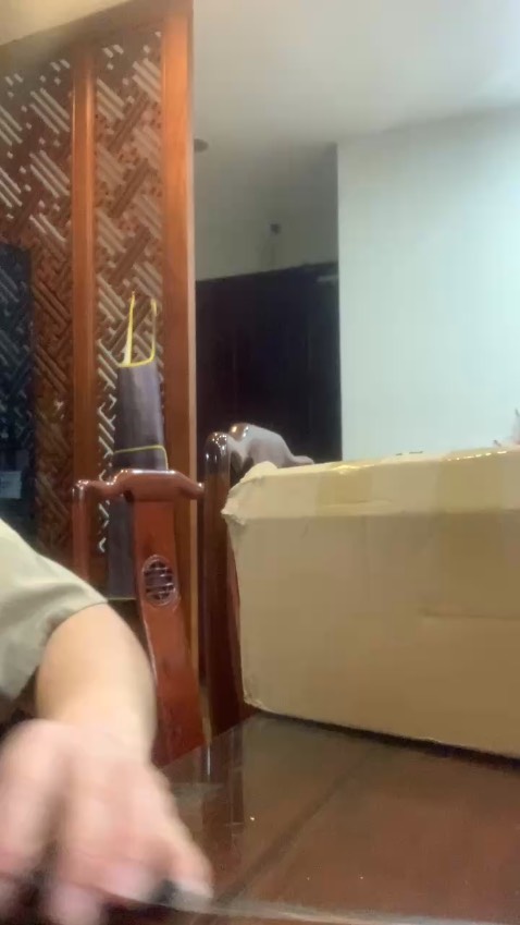 Sản phẩm bàn giao đầy đủ giống như trong hình kiểm tra mức pin đầy chưa thử sạc nhưng đóng gói rất cẩn thận và đầy đủ đẹp rất hài lòng để lúc sa  sạc thử xem sao