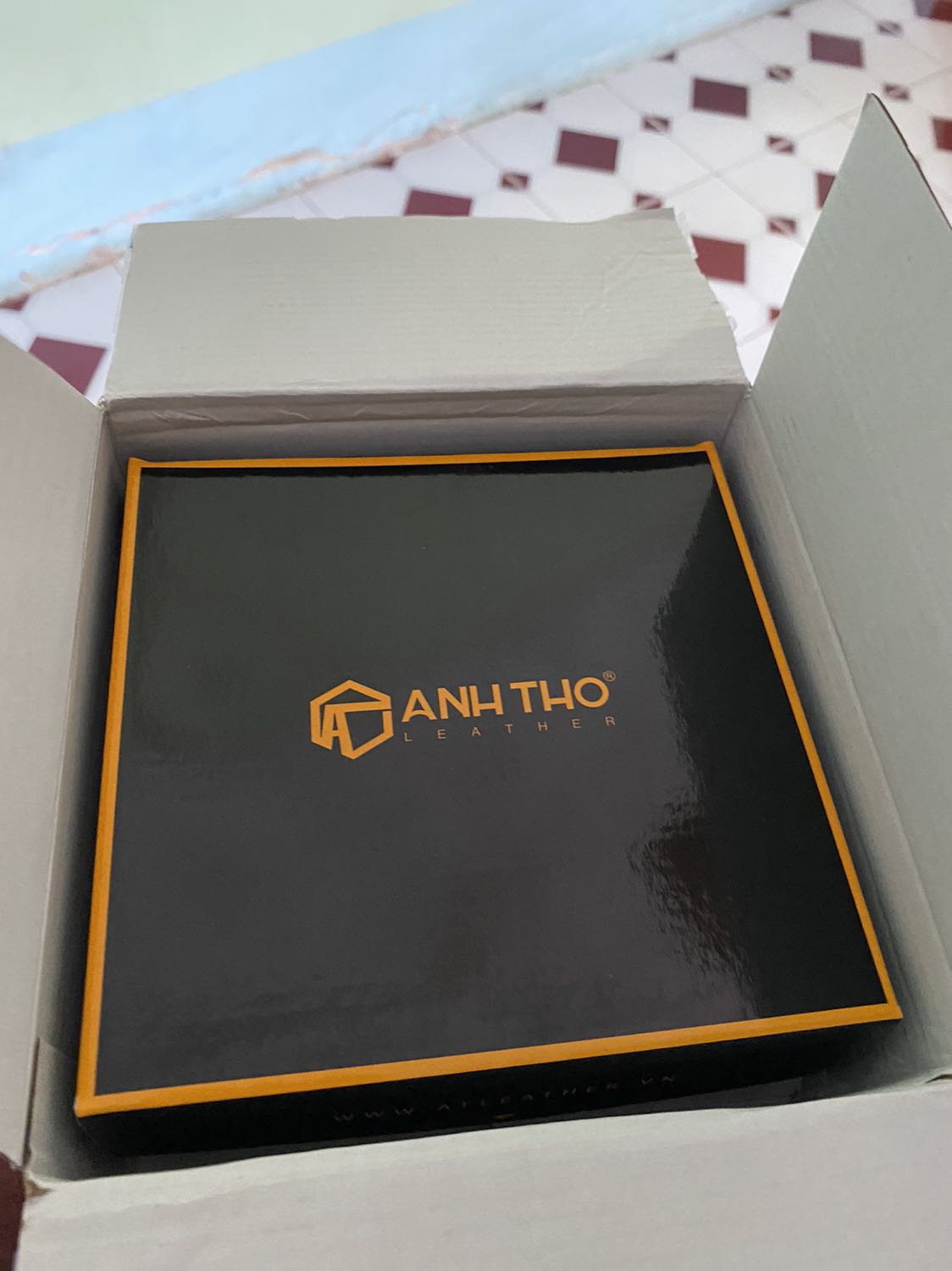 1. Sp có lỗi
2. Chất lượng dây nhìn cảm quan là bình thường, so với sp khác cùng trong tầm giá thì thô sơ hơn
3. Mặt nịt thì chờ 1 thời gian sd xem có bong sơn ko mới biết đc