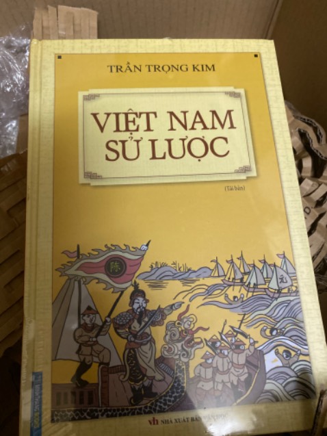 Giao nhanh. Sách bìa cứng rất đẹp. Bên trong có vẻ không hư hỏng gì.