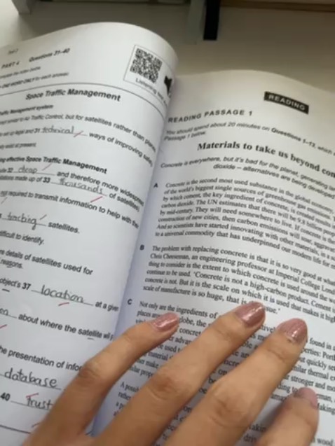 Trời ơi sách xịn mà mất mấy trang luôn r k biết làm bài làm sao.