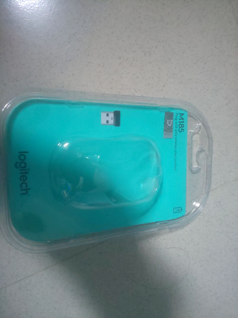 - Điểm +:
• Mẫu mã đẹp; 
• Độ phân giải cao, di chuyển mượt, độ nhạy chuột cao;
- Điểm -:
• Kích thước chuột khá nhỏ gây cảm giác không chắc tay, gây mỏi tay nếu sử dụng thường xuyên