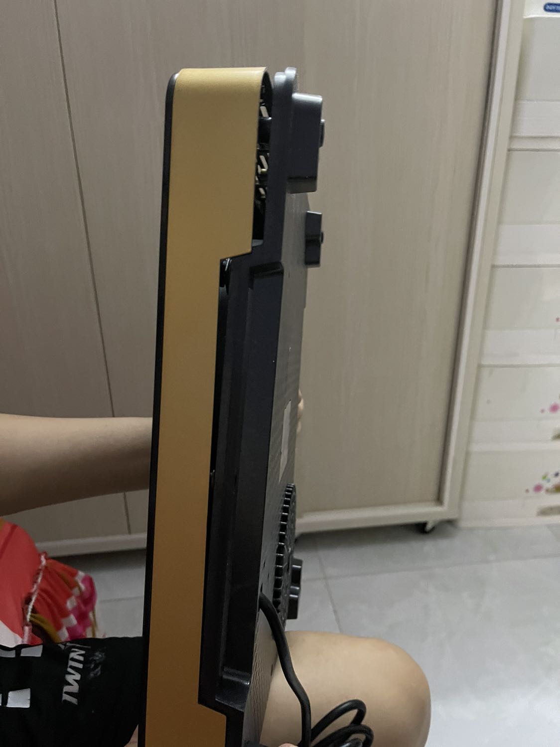 Thật sự rất giận và bực.
Đặt mua giao nhanh 2h, thì trễ giao hàng 12 tiếng. Ok đồng cảm do tình hình dịch ở HCM.
Tuy nhiên, sản phẩm mà mình nhận đc thì lại bị gẫy óc và bị bung nắp như hình. Có cả video.
K biết nên đỗ thừa cho ai? Thật sự rất giận và bực.
Đặt mua giao nhanh 2h, thì trễ giao hàng 12 tiếng. Ok đồng cảm do tình hình dịch ở HCM.
Tuy nhiên, sản phẩm mà mình nhận đc thì lại bị gẫy óc và bị bung nắp như hình. Có cả video.
K biết nên đỗ thừa cho ai?